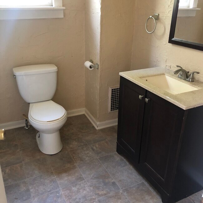 Bathroom - 2124 Greenwood St