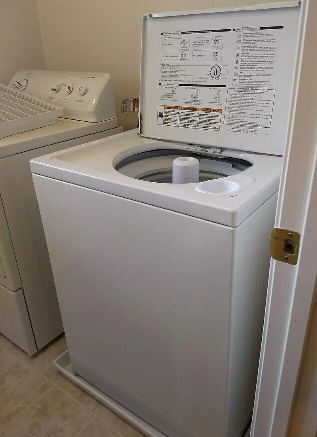 Building Photo - 4565 Belford Way