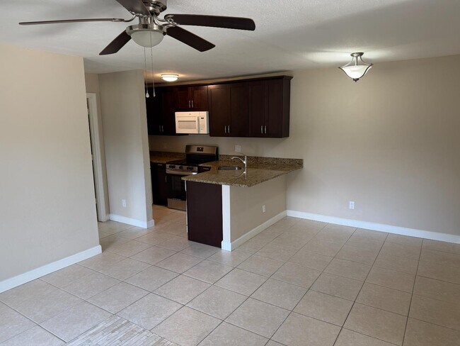 Building Photo - 6004 Westgate Dr