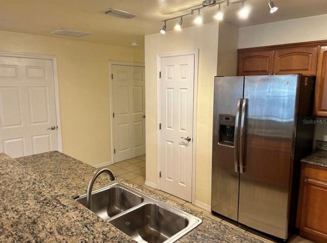 Building Photo - 542 NW 39th Rd