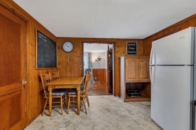 Building Photo - 104 1st Ave NW