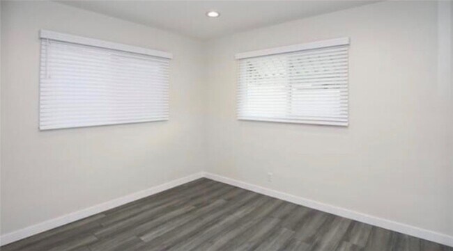 Building Photo - 10920 Mather Ave