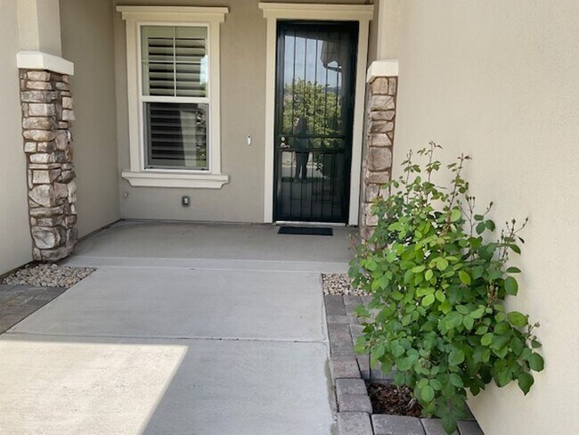 Building Photo - Del Webb Home in Somersett Over 55