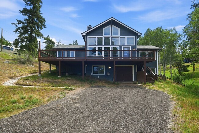 Building Photo - Beautiful mountain home