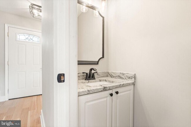 Building Photo - 13466 Foxlease Ct