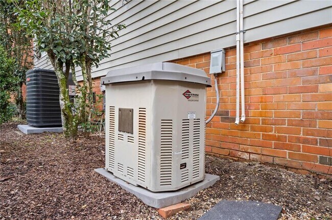 Building Photo - 3521 W Stillwood Ln