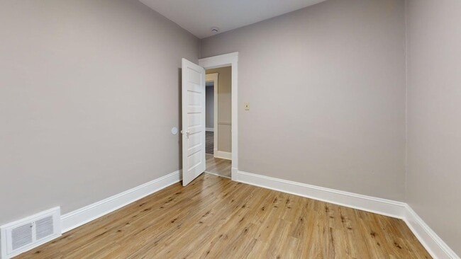 Building Photo - 3505 Meyer Ave