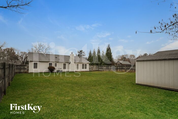 Building Photo - 6306 Channing Rd