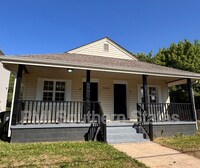 Building Photo - 304 N Leach St