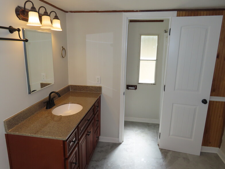 Building Photo - 220 Arkansas Ave