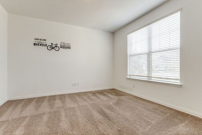 Building Photo - 1501 Ross Ave