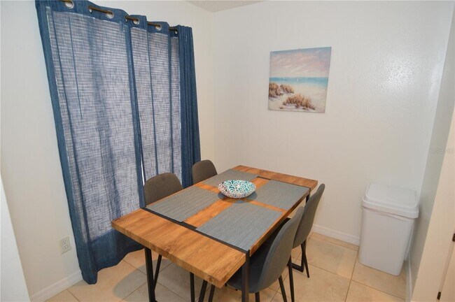 Building Photo - 8625 Mallard Reserve Dr