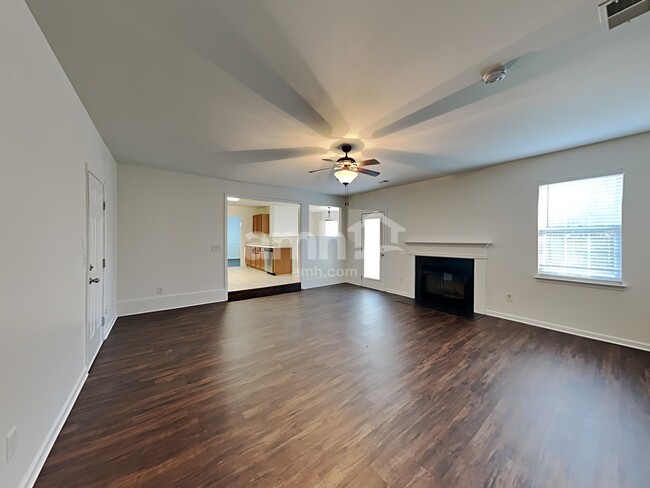 Building Photo - 5124 Kiev Dr