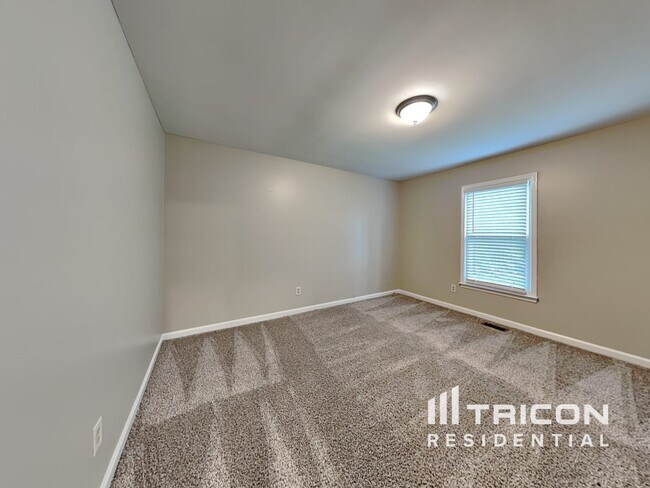 Building Photo - 220 Pepperdine Way