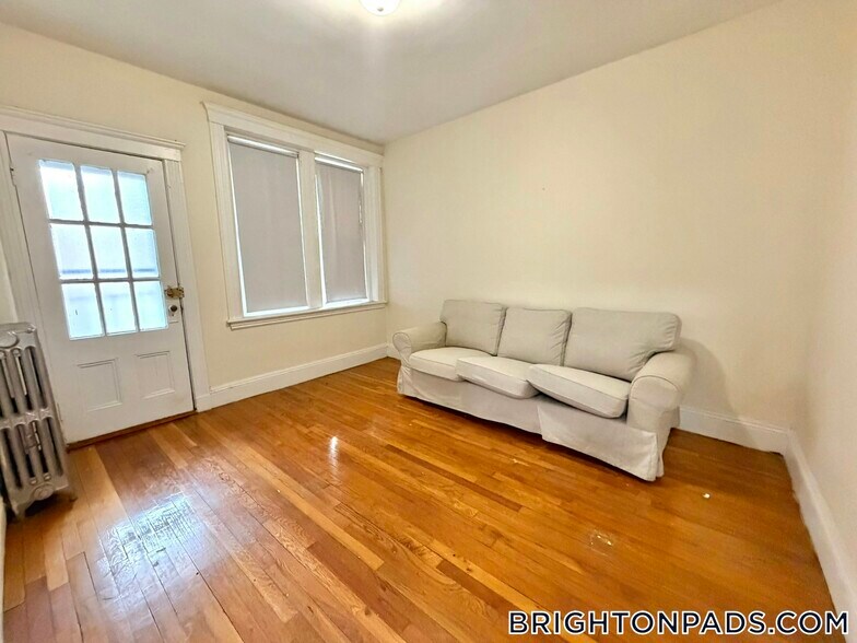 Building Photo - 127 Washington St