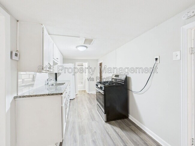 Building Photo - 126 S Village Terrace