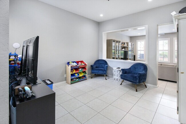 Building Photo - 5762 NW 119th Dr