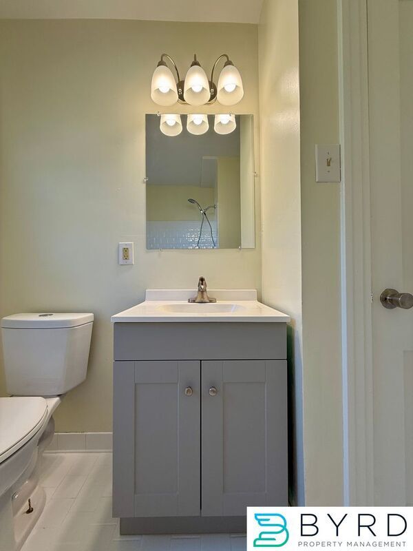 Building Photo - 5305 Lochaven Ave