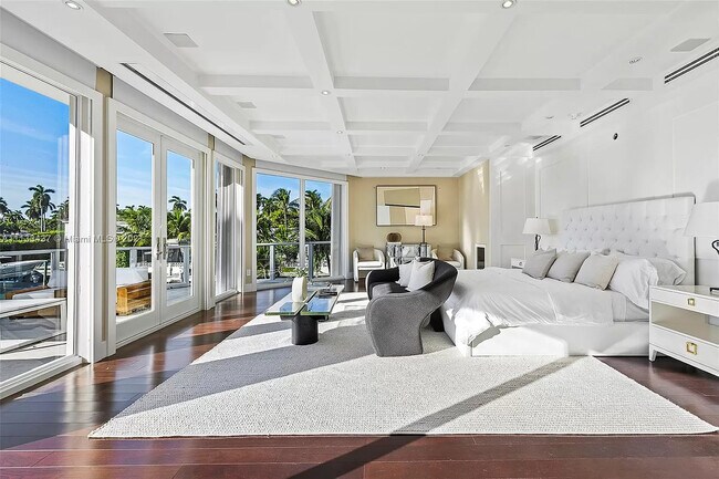 Building Photo - 6500 N Bay Rd