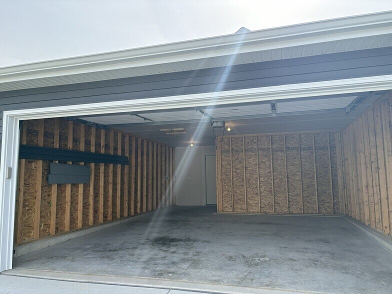 Building Photo - 1598 Star Light Dr
