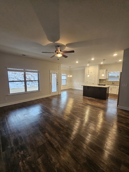 Building Photo - 107 Cypress Holw Trl