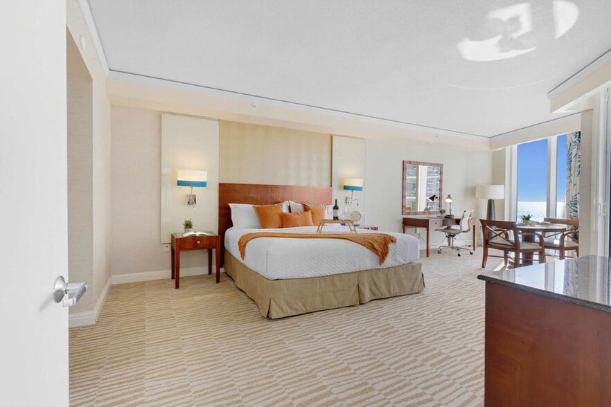 Building Photo - 18001 Collins Ave