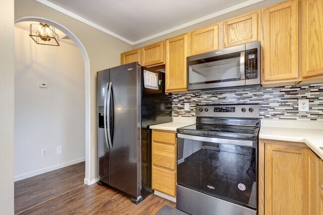 Building Photo - East Anchorage Home Near Trails & Parks; W/D in unit, Garage, Fenced Yard; Quick Access to JBER