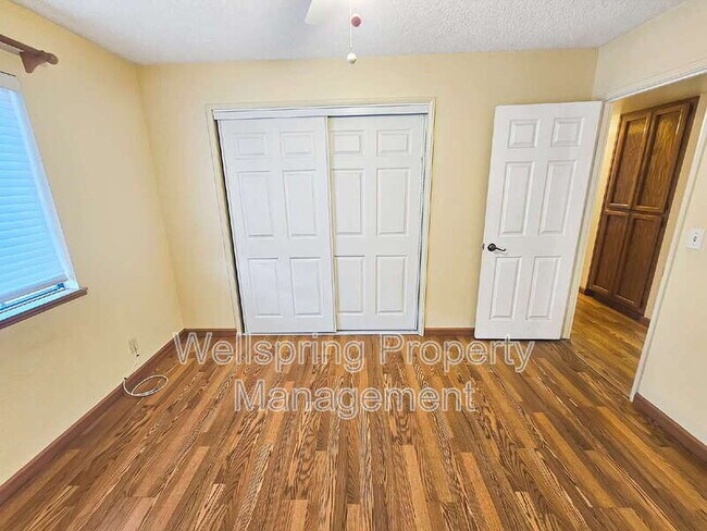 Building Photo - 821 Janelle Ct