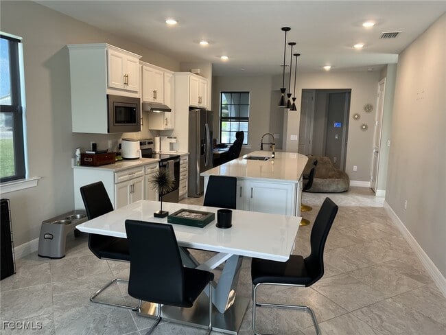 Building Photo - 12048 Westmoreland Way