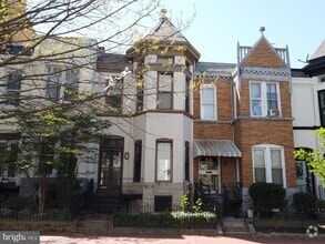 Building Photo - 604 9th St NE