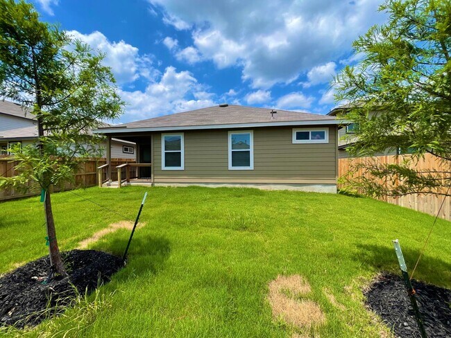 Building Photo - FOR RENT | 4 Bed • 2 Bath in Langdon