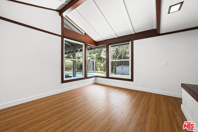 Building Photo - 2672 Veteran Ave