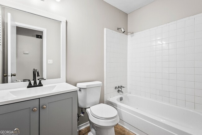 Building Photo - 5846 Bobbin Ln