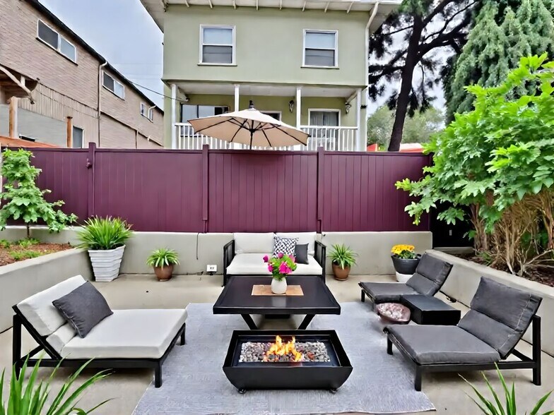 Building Photo - 1110 Echo Park Ave