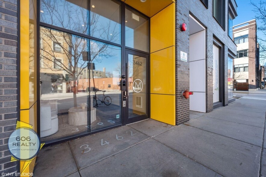 Building Photo - 3464 N Lincoln Ave