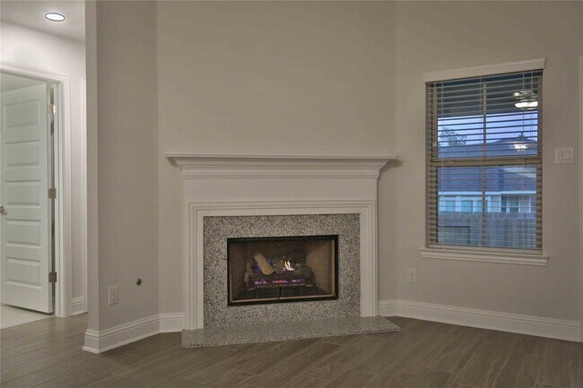 Building Photo - 495 Terra Vis Cir