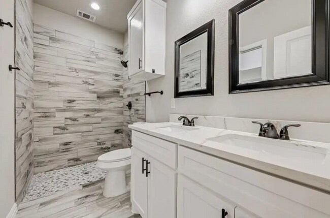 Building Photo - 5612 Black Pine Cir