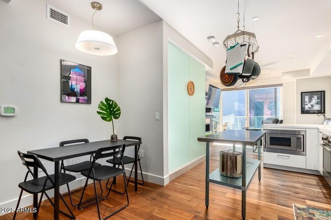 Building Photo - 4422 N 75th St