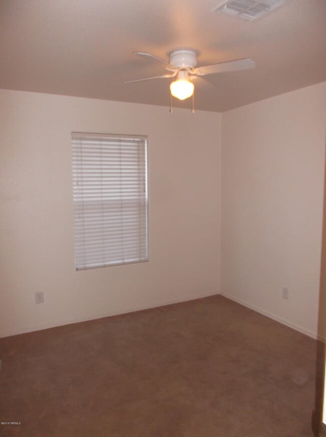 Building Photo - 6408 S Sunrise Valley Dr
