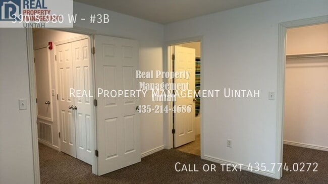 Building Photo - 390 980