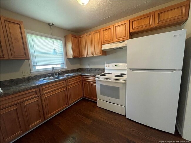Building Photo - 3324 Gables Dr