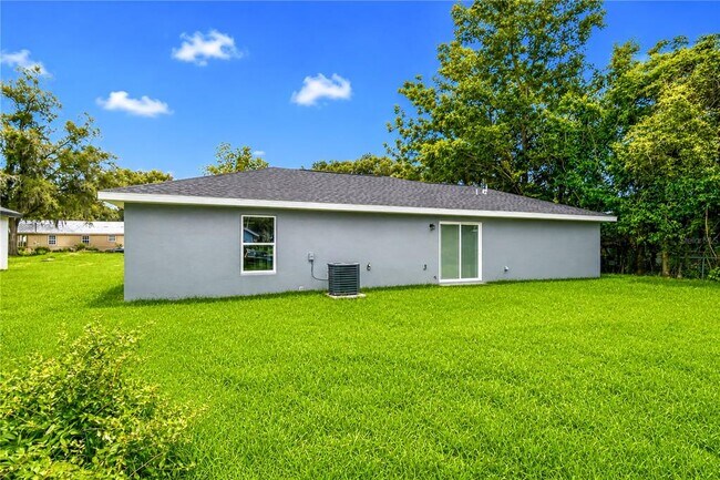 Building Photo - 510 SW 15th Ave