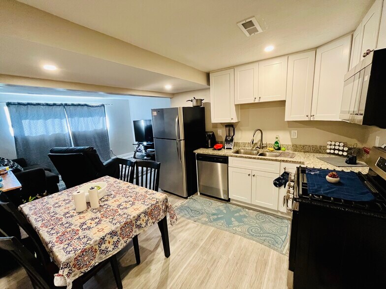 Building Photo - 5098 W Cherry View Dr