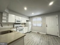Building Photo - 1616 W Diamond St