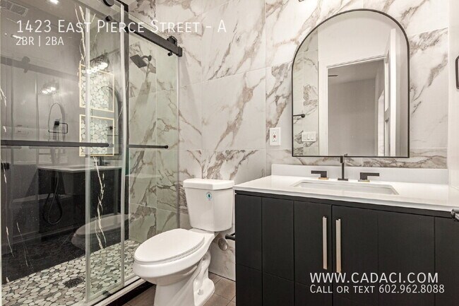 Building Photo - 1423 E Pierce St