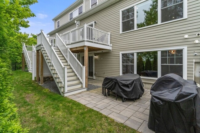 Building Photo - 12 Blueberry Hill Ln