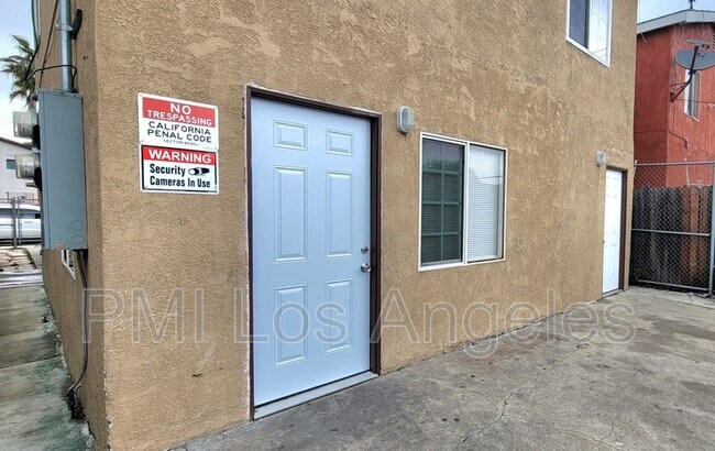 Building Photo - 10314 San Pedro St