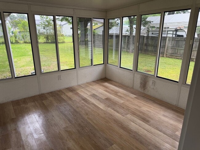 Building Photo - 2 Bedroom / 1.5 Bath Home in Kingsport TN