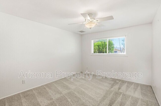 Building Photo - 1704 E Bell De Mar Dr