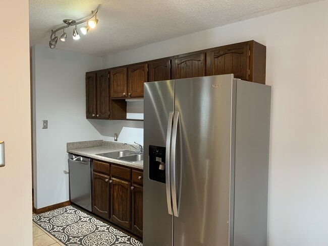 Building Photo - 807 Castalia Dr
